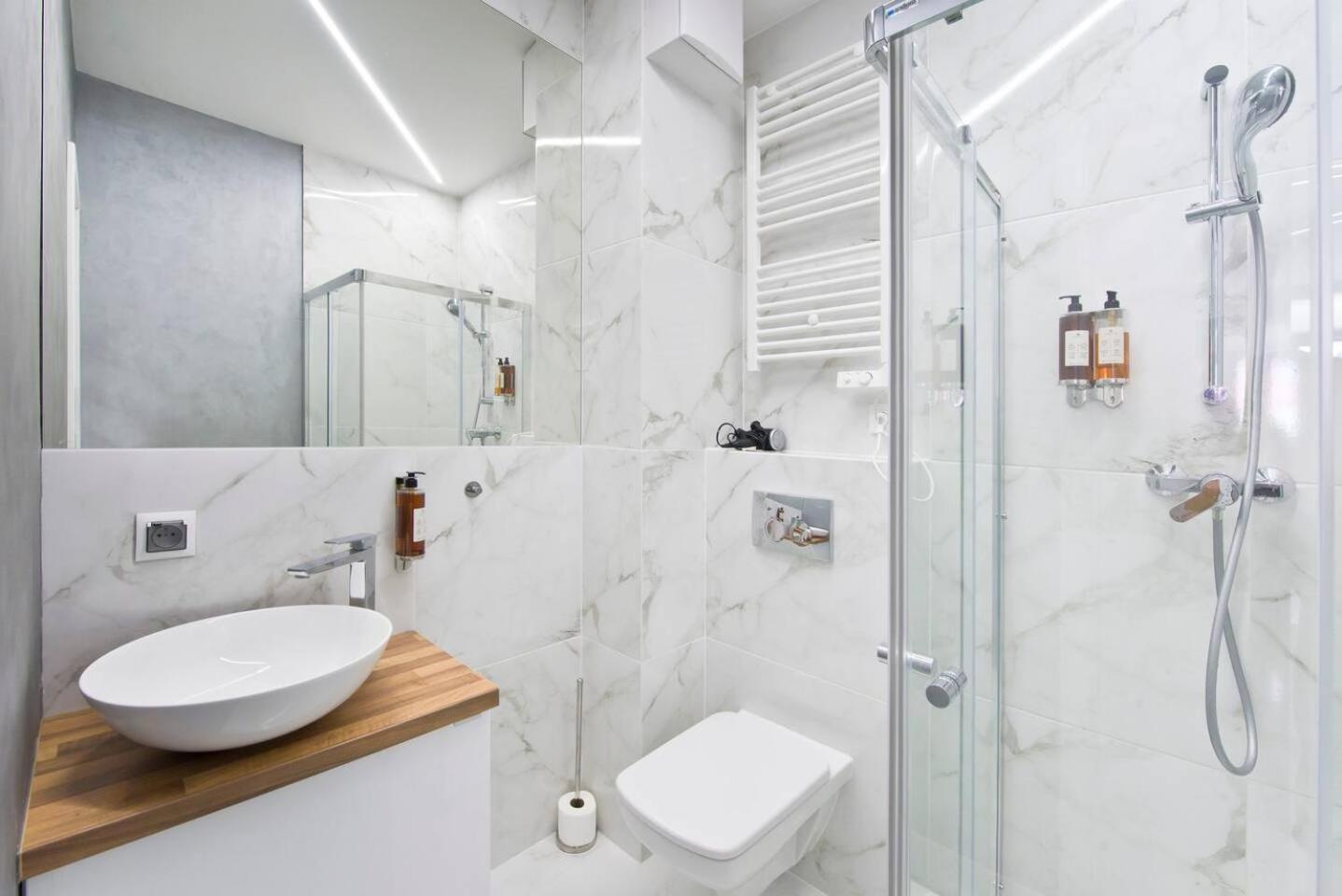 Yourapart Chmielna Park Exclusive Z Wanna Wolnostojaca Lub Jacuzzi — Zdjęcia 1